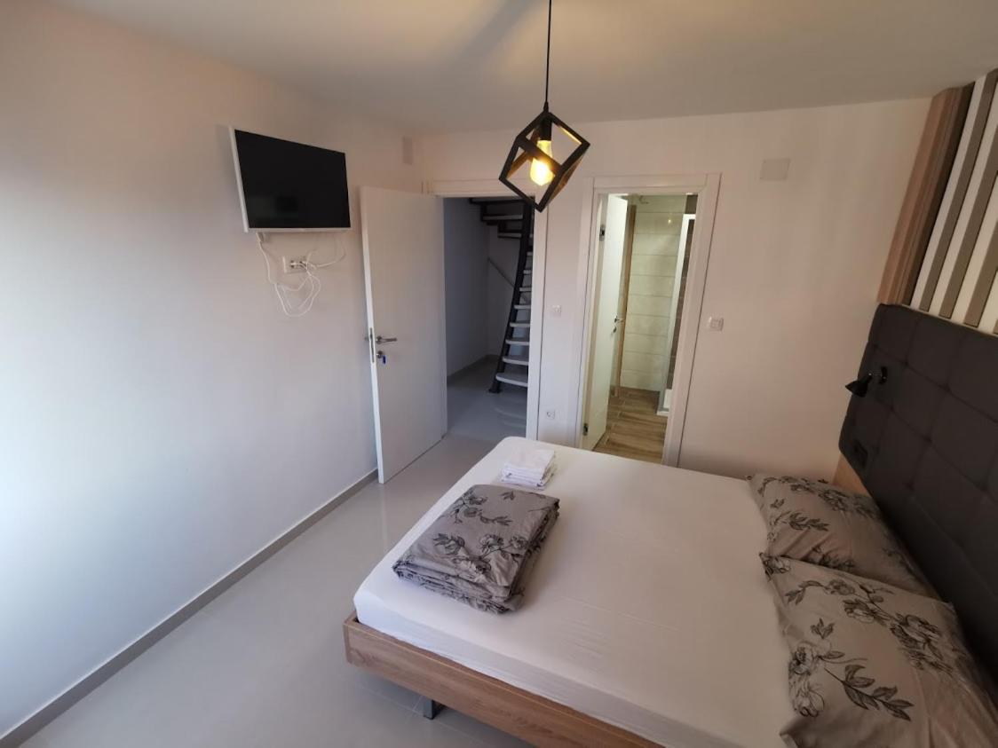 Elizabeta Deluxe Rooms Биоград-на-Мору Экстерьер фото